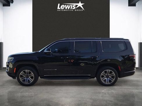 Used 2023 Jeep Wagoneer 4WD w/ Premium Group I image 2