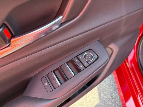 Certified 2025 Toyota Prius Plug-In Hybrid image 15