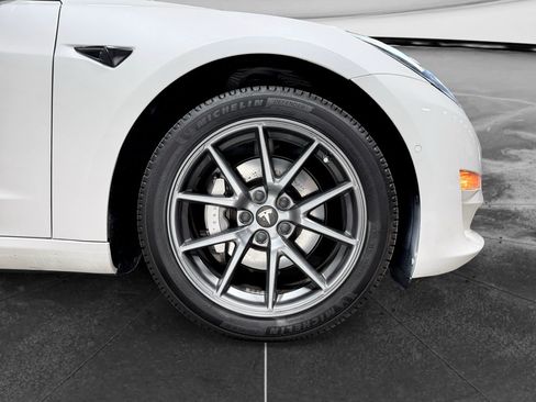 Used 2022 Tesla Model 3 Long Range AWD/4WD image 35