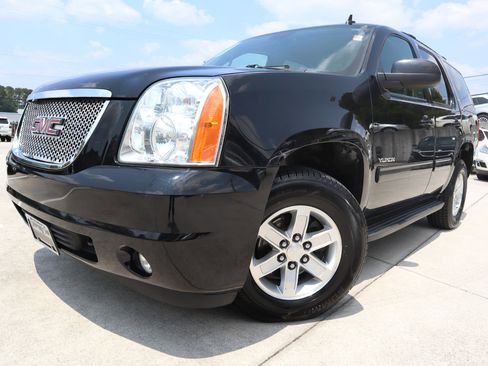 Used 2014 GMC Yukon SLT image 2