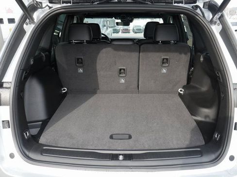 New 2025 Jeep Grand Cherokee Altitude AWD/4WD image 9