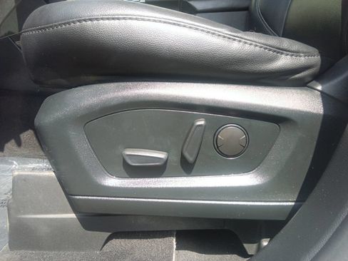 Used 2021 Ford Explorer XLT w/ Equipment Group 202A RWD image 18