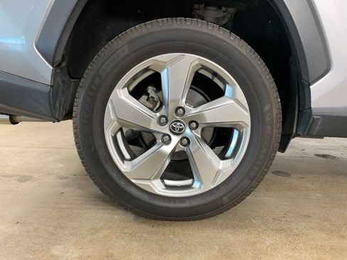 Used 2021 Toyota RAV4 Limited image 41