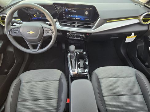New 2026 Chevrolet Trax LT FWD image 24
