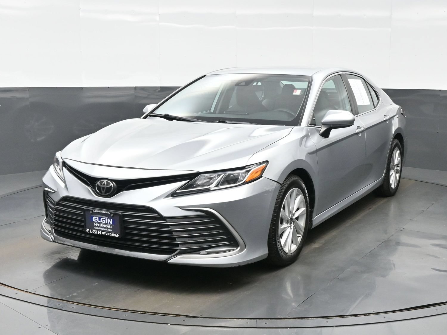 Used 2022 Toyota Camry LE AWD/4WD image 1
