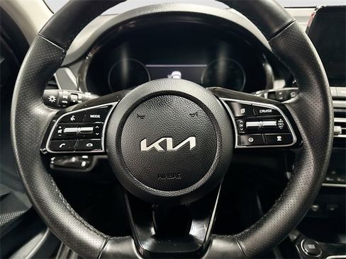 Used 2023 Kia Seltos SX image 18