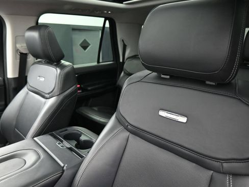 Used 2025 Ford Expedition Max Platinum AWD/4WD image 14