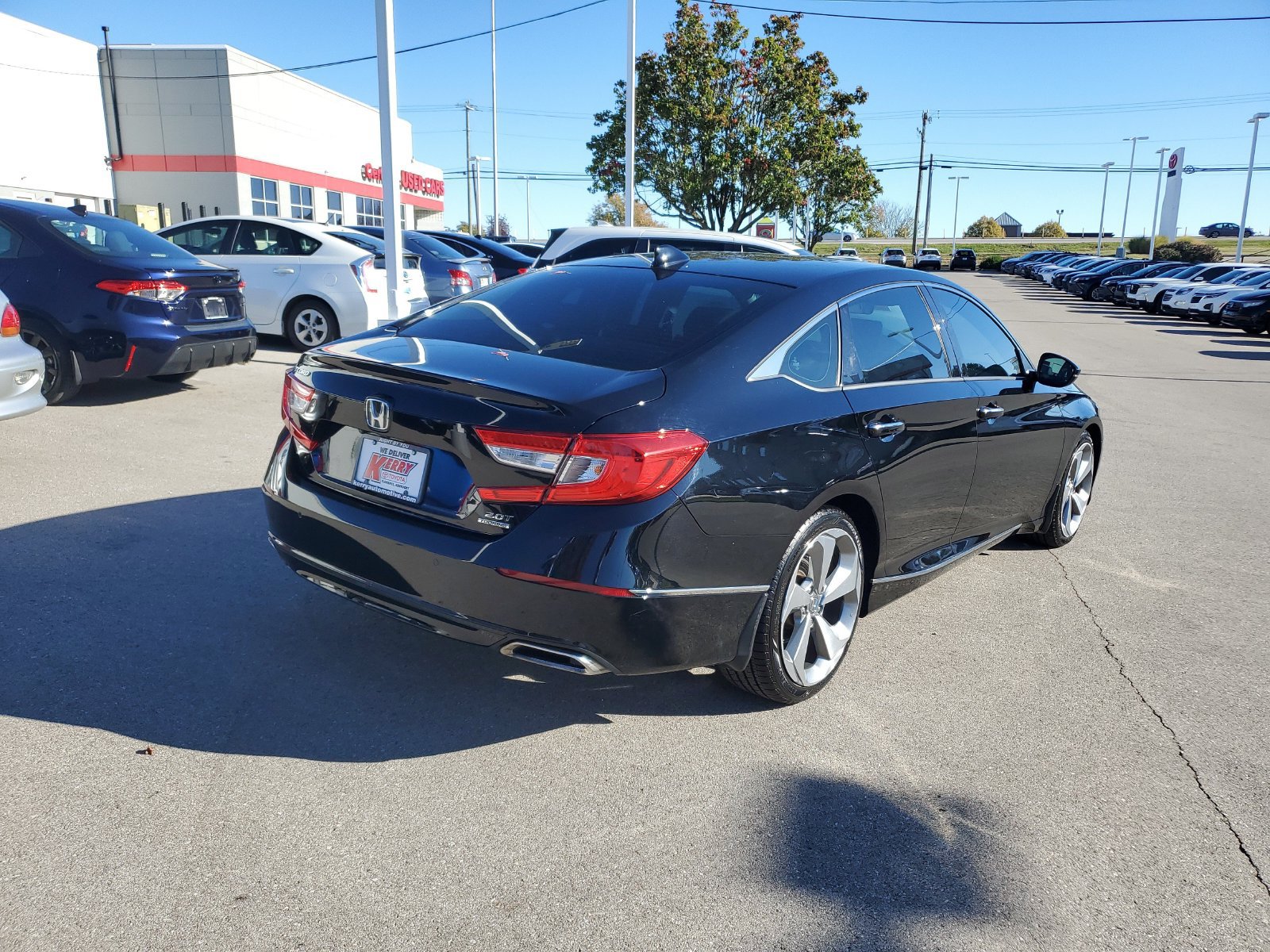 Used 2018 Honda Accord Touring image 4