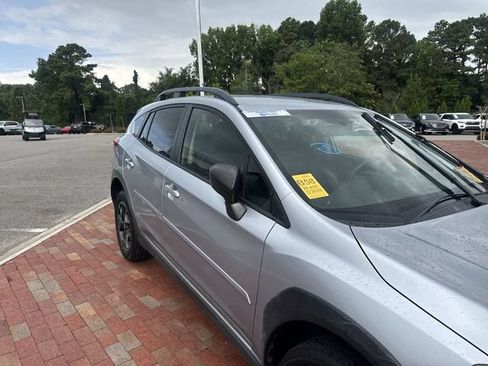 Used 2020 Subaru Crosstrek 2.0i AWD/4WD image 18