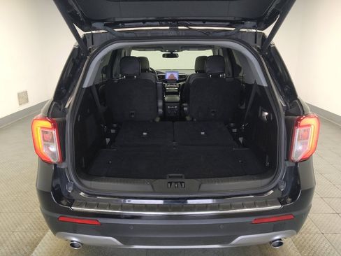 Used 2021 Ford Explorer Limited w/ Equipment Group 301A AWD/4WD image 29