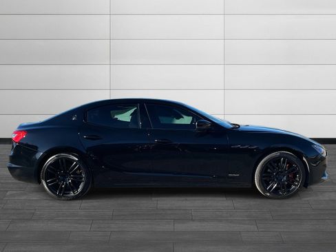 Used 2018 Maserati Ghibli GranSport image 2