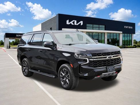Used 2021 Chevrolet Tahoe Z71 w/ Z71 Signature Package AWD/4WD image 3