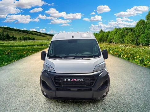 Used 2025 RAM ProMaster 2500 w/ Convenience Group FWD image 2