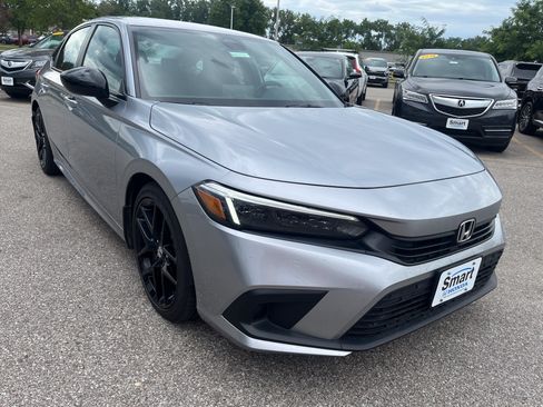 Used 2023 Honda Civic Sport image 3