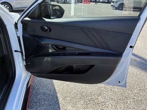 Used 2025 Hyundai Elantra N image 34