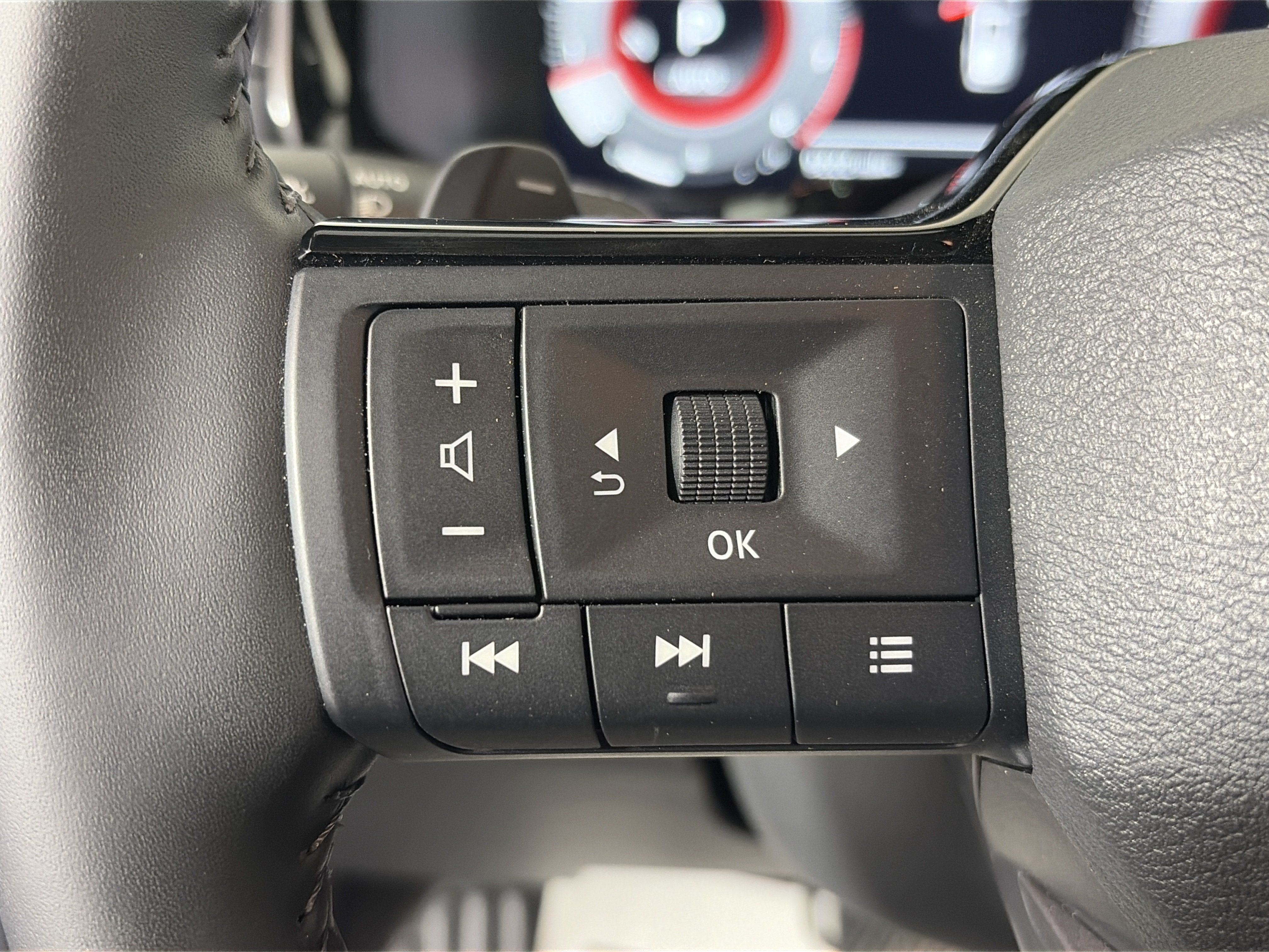 Certified 2026 Nissan Pathfinder SL AWD/4WD image 33
