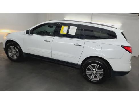 Used 2017 Chevrolet Traverse LT FWD image 6