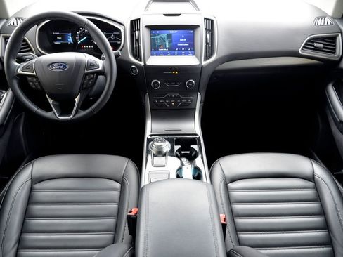 Used 2020 Ford Edge SEL w/ Convenience Package image 17