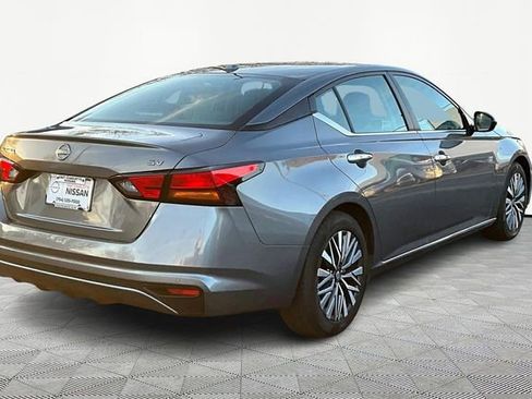 Used 2024 Nissan Altima 2.5 SV image 5
