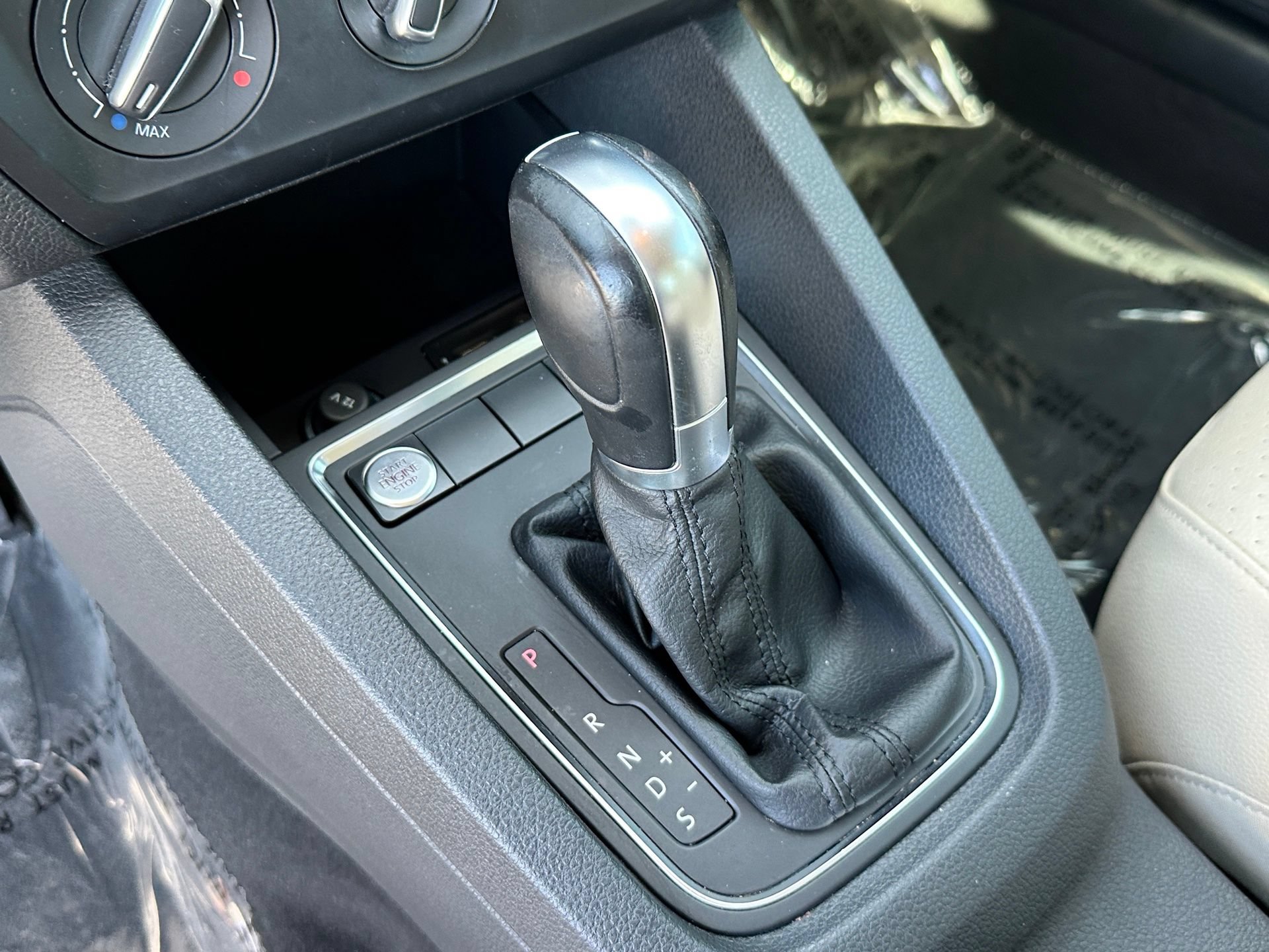 Used 2017 Volkswagen Jetta SE FWD image 15