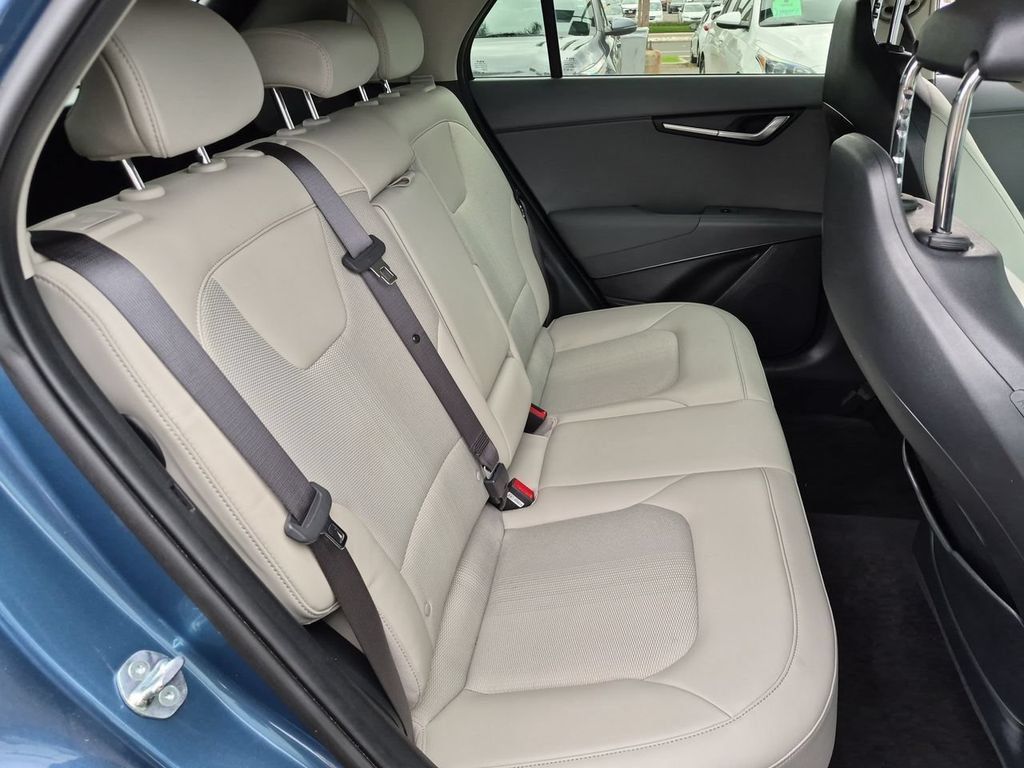 Certified 2025 Kia Niro EX FWD image 27