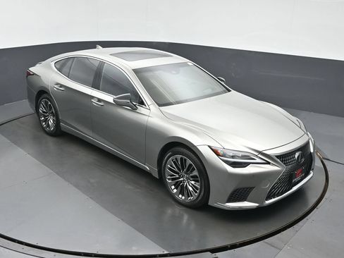 Used 2022 Lexus LS 500 AWD w/ Accessory Package (Z1) image 31