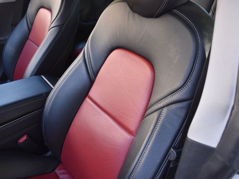 Used 2018 Tesla Model 3 Long Range image 13