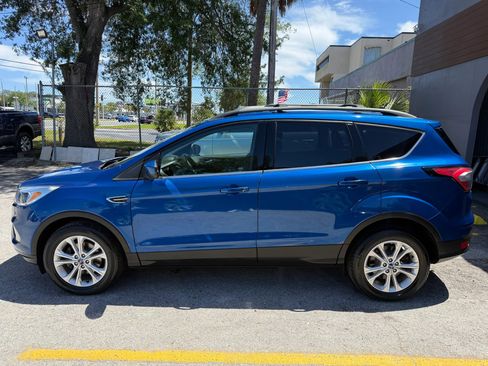 Used 2018 Ford Escape SE w/ SE Sync 3 Package image 6