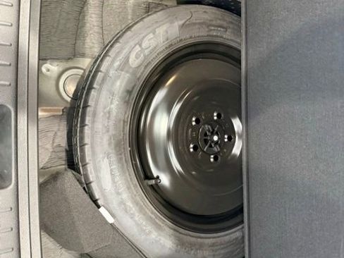 Used 2025 Kia Sportage EX image 6