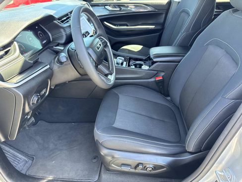 Used 2023 Jeep Grand Cherokee L Laredo RWD image 22