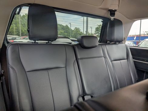 Used 2024 Ford Expedition XLT AWD/4WD image 28