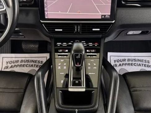 Used 2019 Porsche Cayenne AWD/4WD image 34
