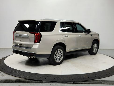 Used 2023 GMC Yukon Denali RWD image 8