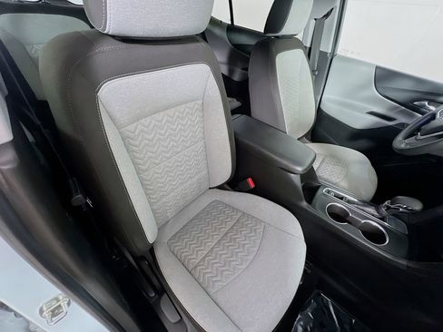 Used 2022 Chevrolet Equinox LS w/ LS Convenience Package image 26