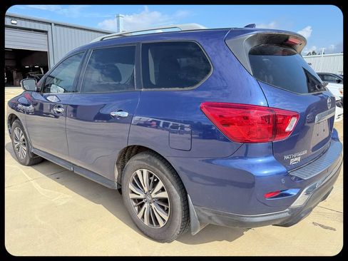 Used 2020 Nissan Pathfinder SV FWD image 3