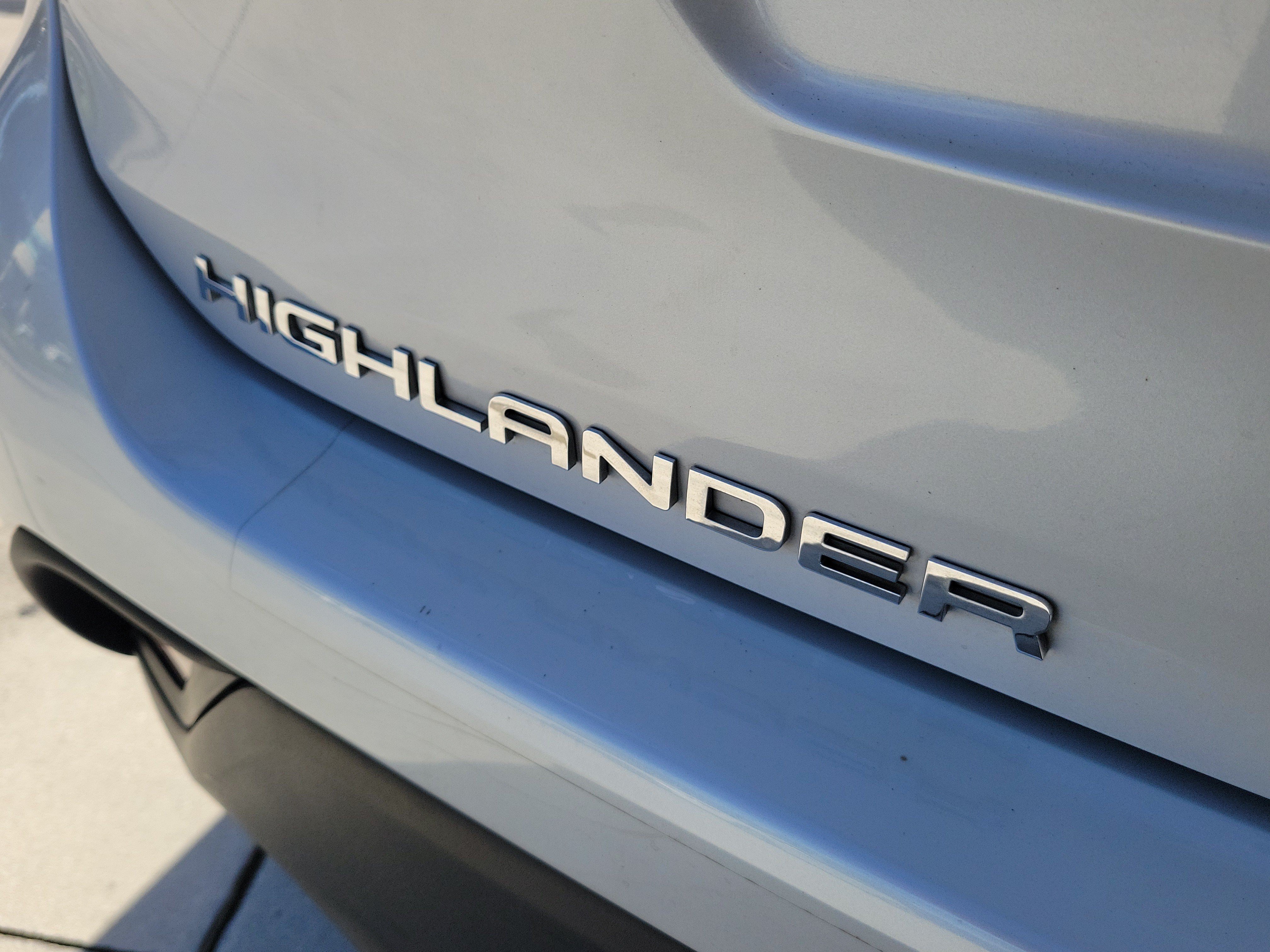 Used 2023 Toyota Highlander XLE FWD image 9