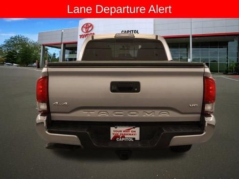 Used 2018 Toyota Tacoma SR5 image 4