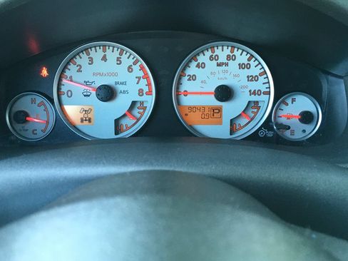 Used 2012 Nissan Frontier SV w/ Sport Appearance Pkg AWD/4WD image 2