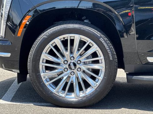 Used 2025 Cadillac Escalade ESV Luxury AWD/4WD image 31