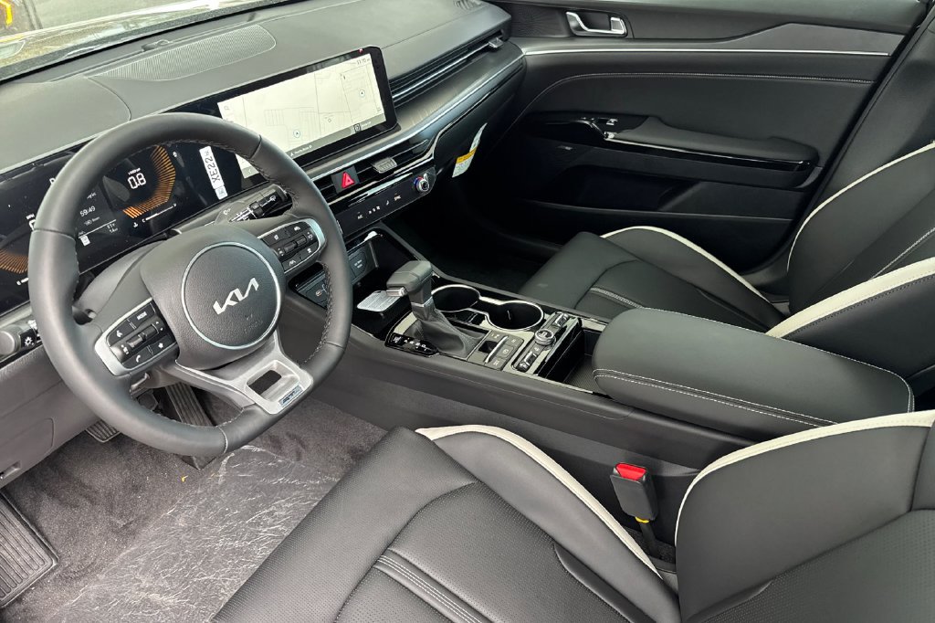 New 2027 Kia K5 GT-Line AWD/4WD image 4