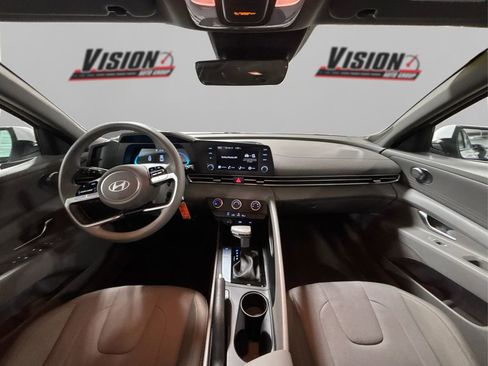 New 2025 Hyundai Elantra SE FWD image 25