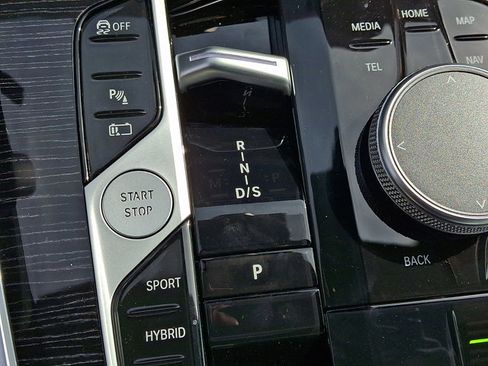 New 2026 BMW X5 xDrive50e image 11