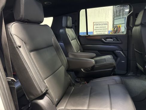 Used 2025 GMC Yukon XL Denali image 32