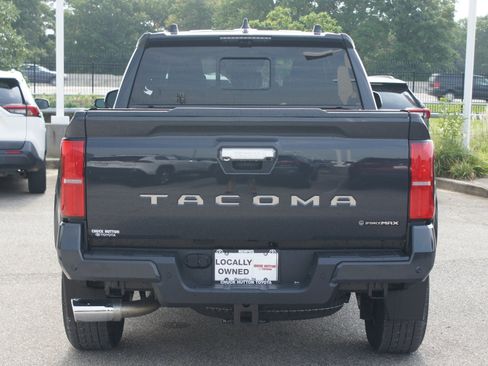 Used 2025 Toyota Tacoma Limited AWD/4WD image 3