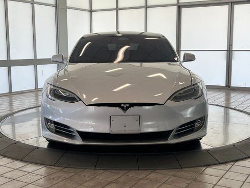 Used 2017 Tesla Model S 75D AWD/4WD image 2