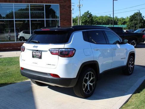 Used 2024 Jeep Compass Limited AWD/4WD image 32