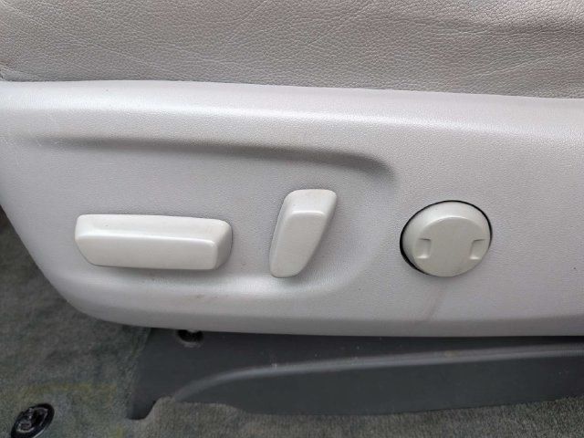 Used 2017 Toyota Sienna XLE Premium FWD image 23