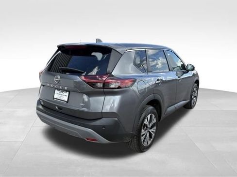 Used 2022 Nissan Rogue SV FWD image 2