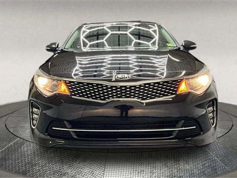Used 2018 Kia Optima S w/ 18" Alloy Wheels Package image 3
