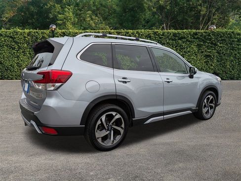 Used 2022 Subaru Forester Touring w/ Popular Package #3 image 4